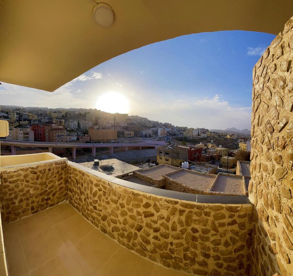 Hotel Orient Gate Wadi Musa Esterno foto