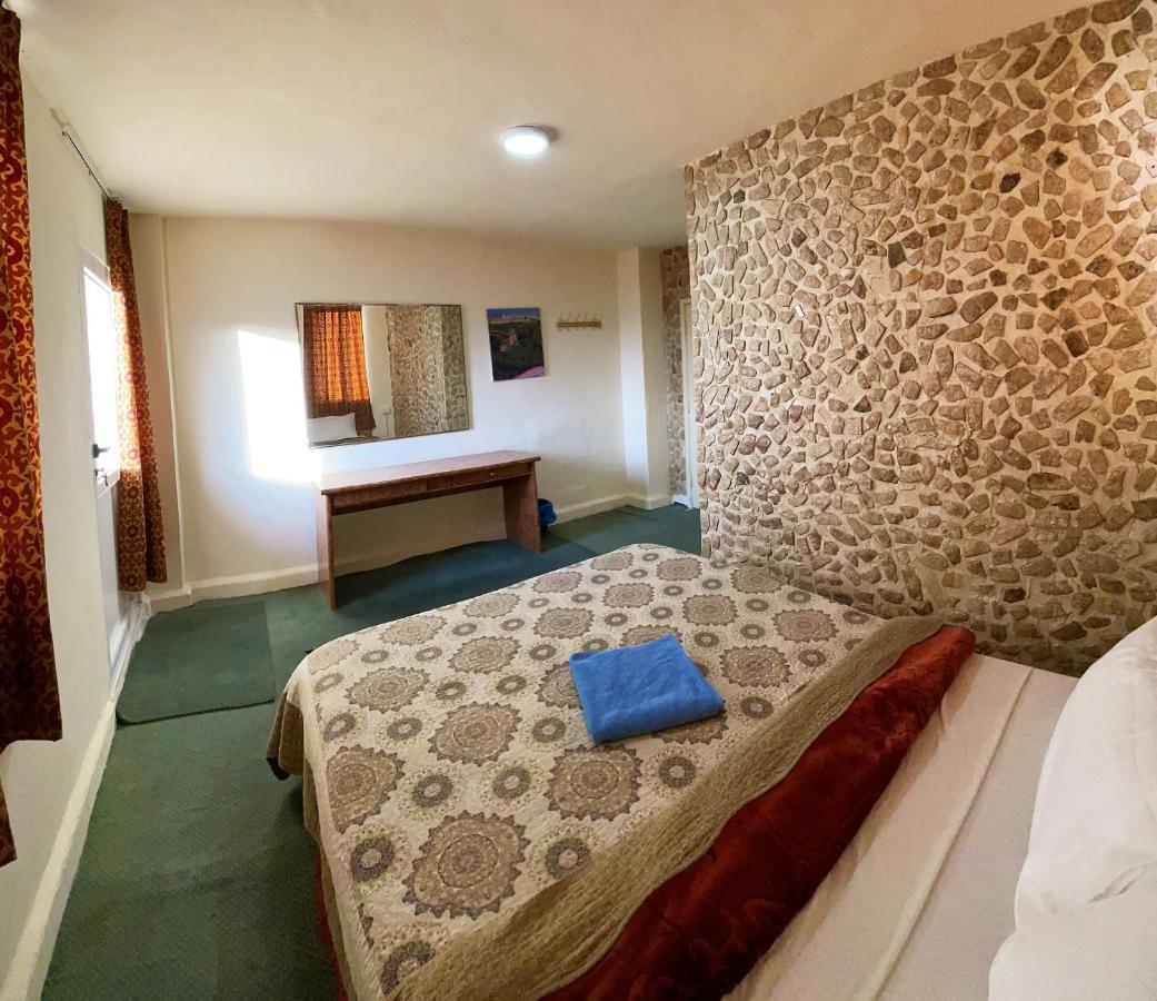 Hotel Orient Gate Wadi Musa Esterno foto